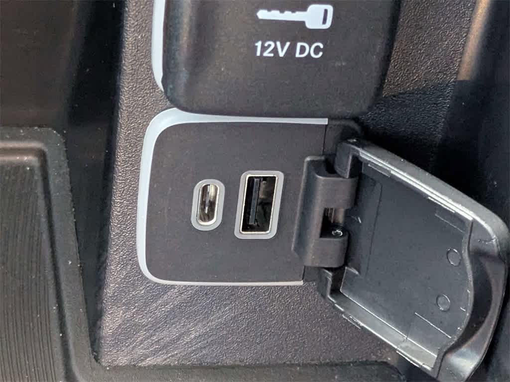 Thumbnail: 2022 Chrysler Pacifica - 46