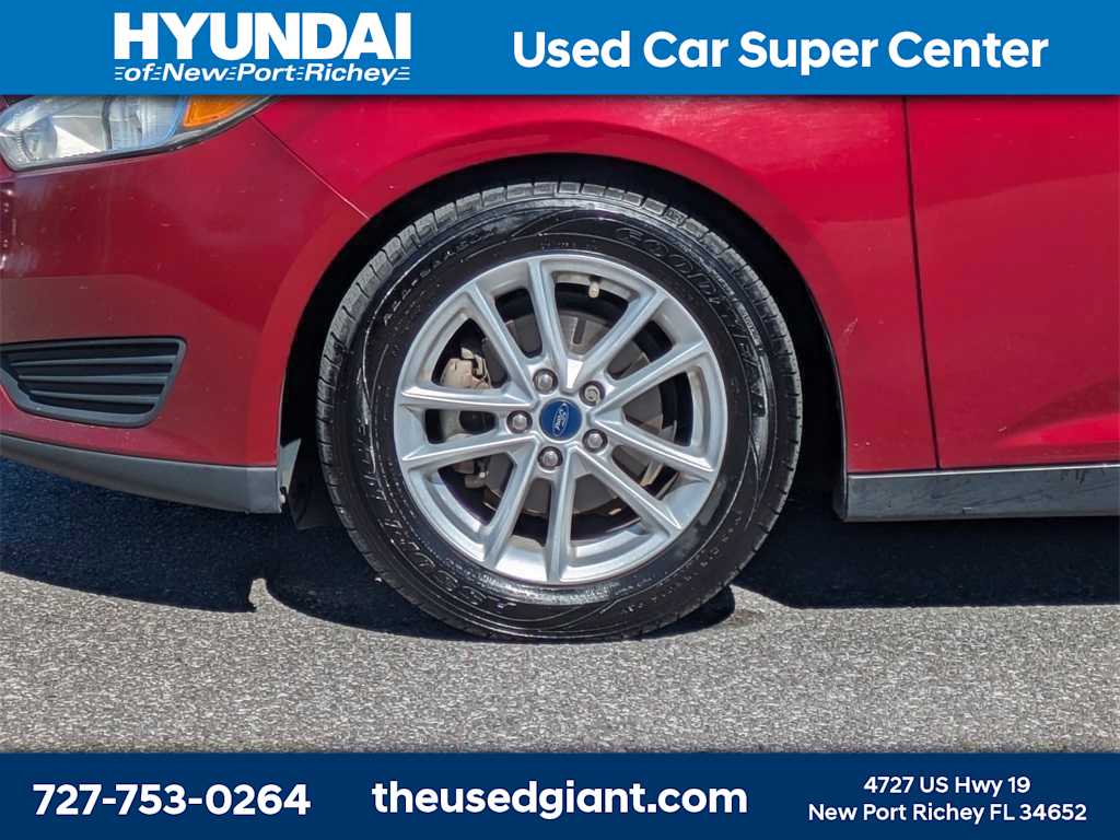 Thumbnail: 2016 Ford Focus - 8