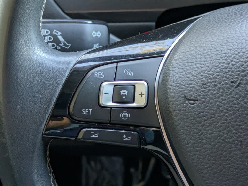 Thumbnail: 2021 Volkswagen Tiguan - 32