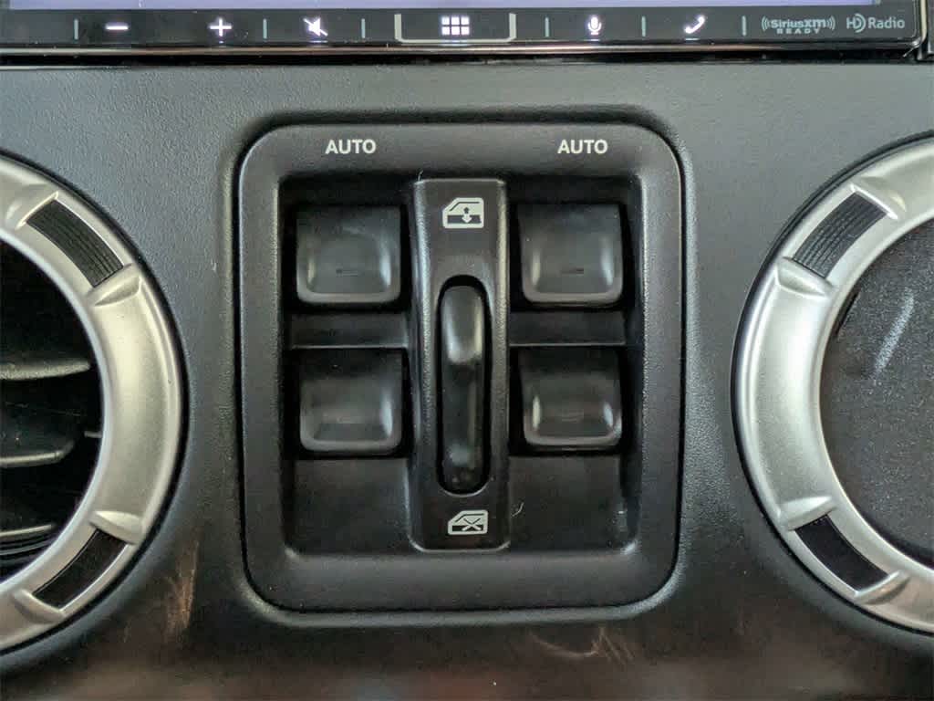 Thumbnail: 2016 Jeep Wrangler - 29