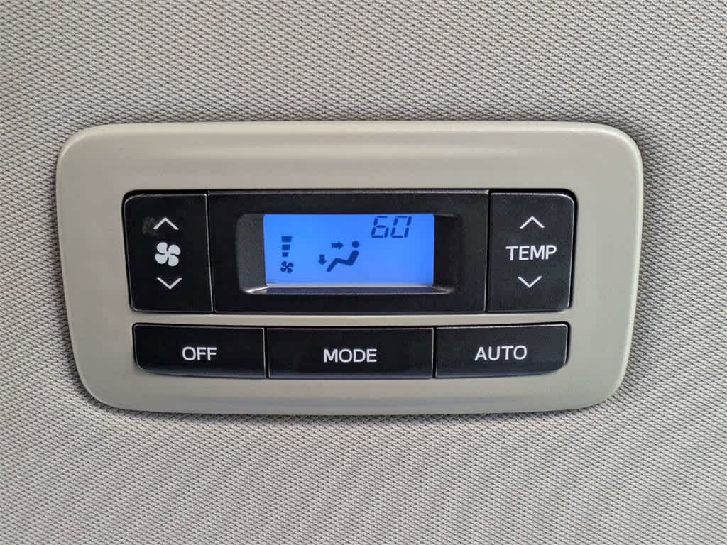 Thumbnail: 2015 Toyota Sienna - 20