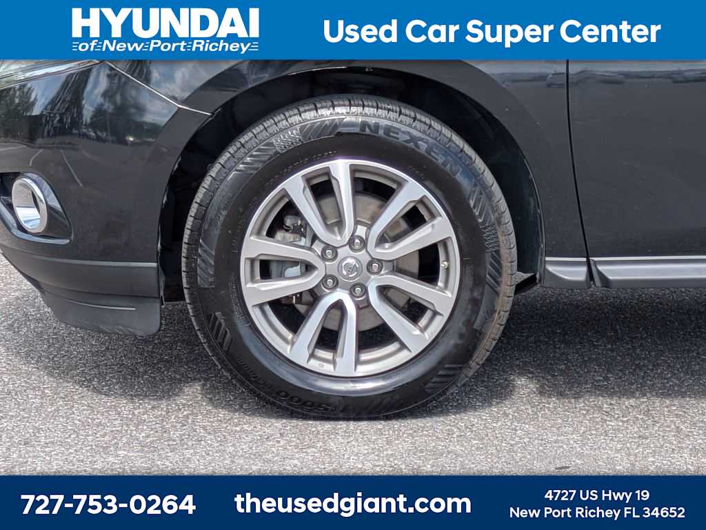 Thumbnail: 2015 Nissan Pathfinder - 10