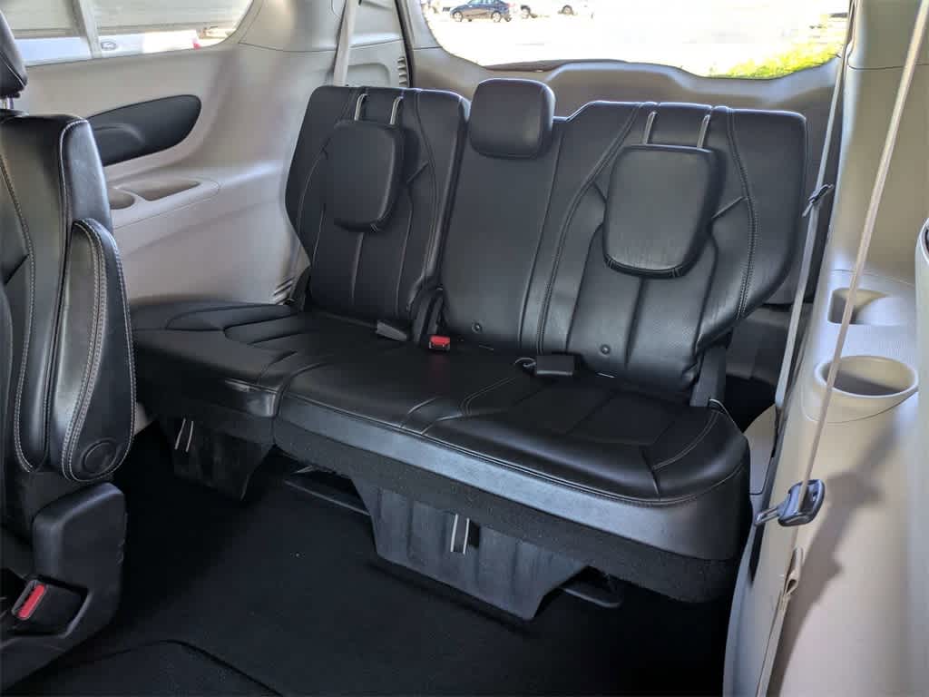 Thumbnail: 2021 Chrysler Voyager - 15