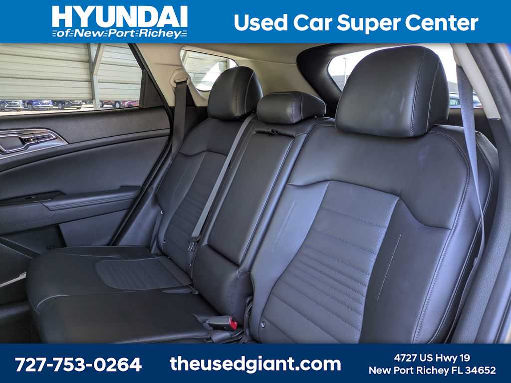 Thumbnail: 2023 Kia Sportage - 16