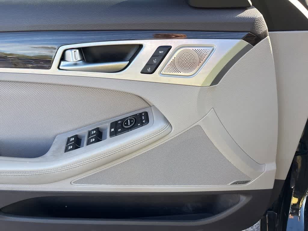 Thumbnail: 2018 Genesis G80 - 12