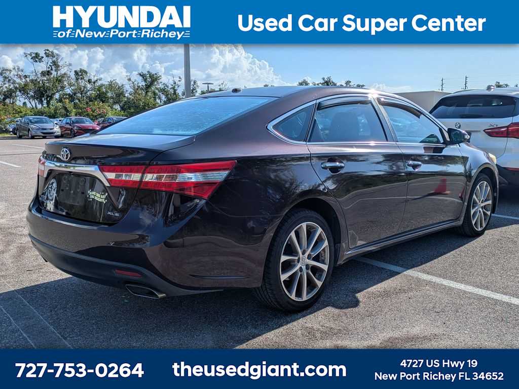 Thumbnail: 2015 Toyota Avalon - 2