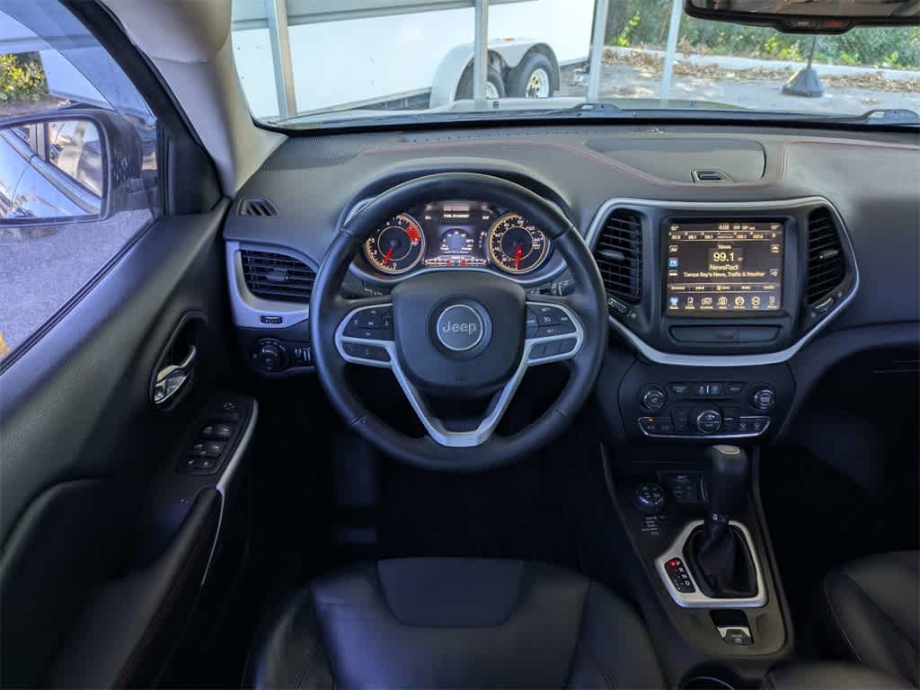 Thumbnail: 2017 Jeep Cherokee - 21