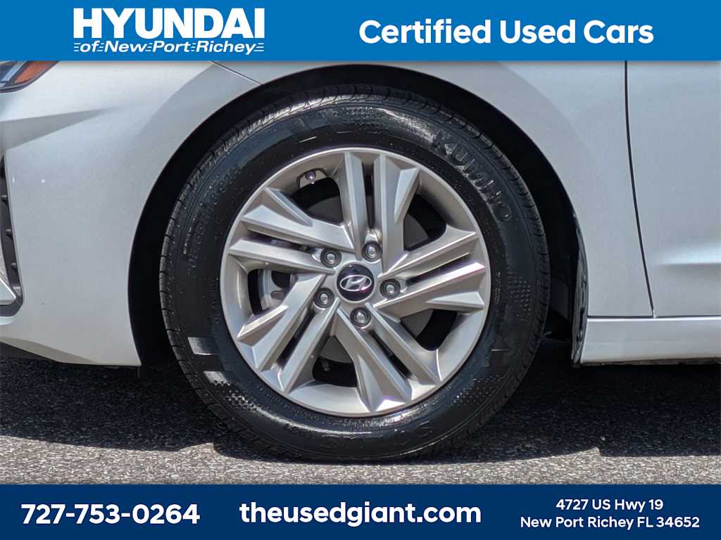 Thumbnail: 2019 Hyundai Elantra - 10
