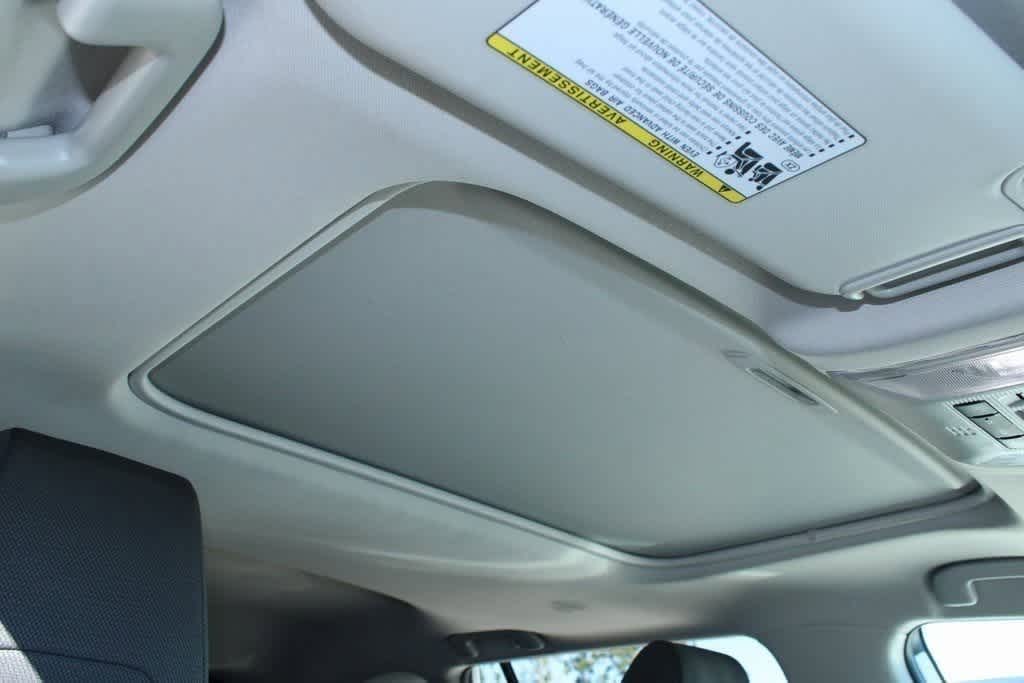 Thumbnail: 2022 Toyota RAV4 - 9