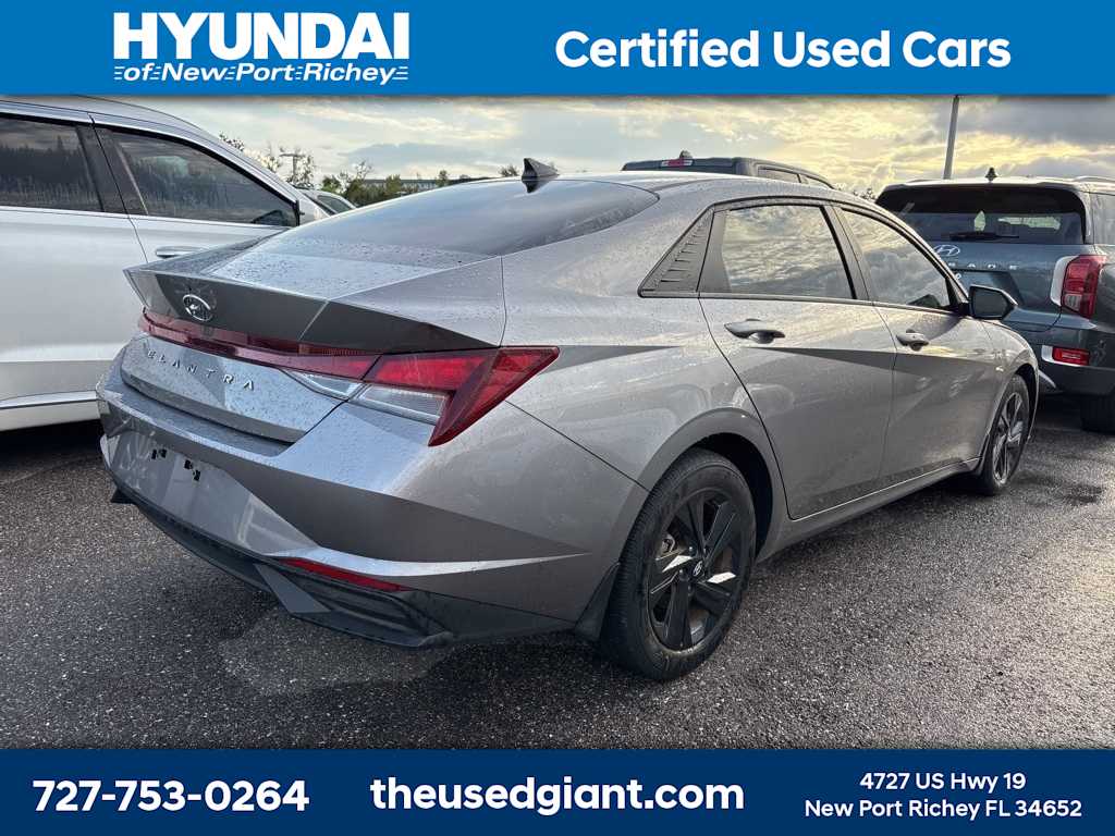Thumbnail: 2023 Hyundai Elantra - 3