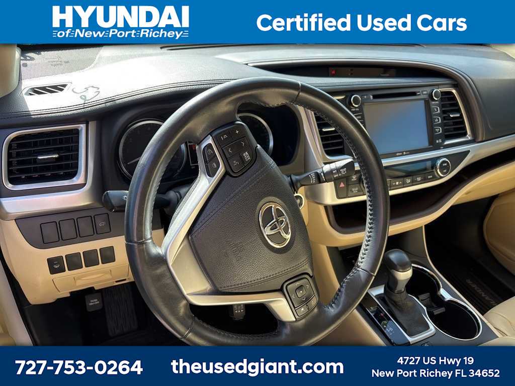 Thumbnail: 2015 Toyota Highlander - 13