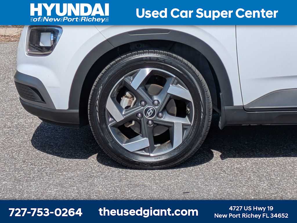 Thumbnail: 2023 Hyundai Venue - 10