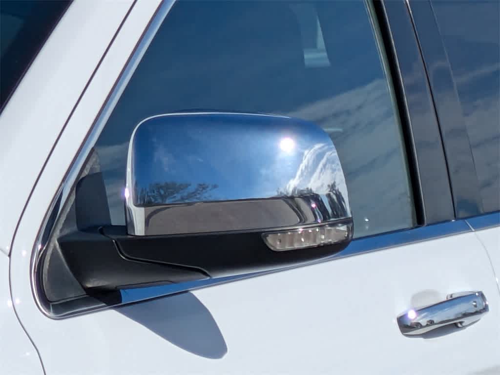 Thumbnail: 2016 Jeep Grand Cherokee - 11