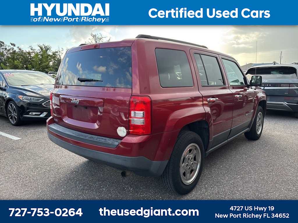 Thumbnail: 2016 Jeep Patriot - 3
