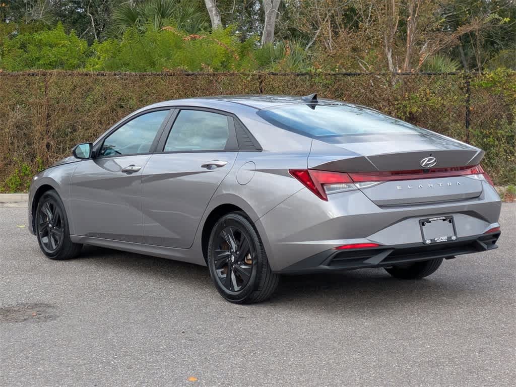 Thumbnail: 2023 Hyundai Elantra - 3