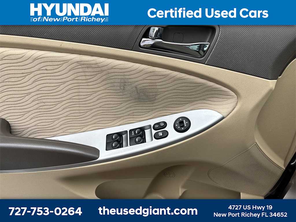Thumbnail: 2014 Hyundai Accent - 8