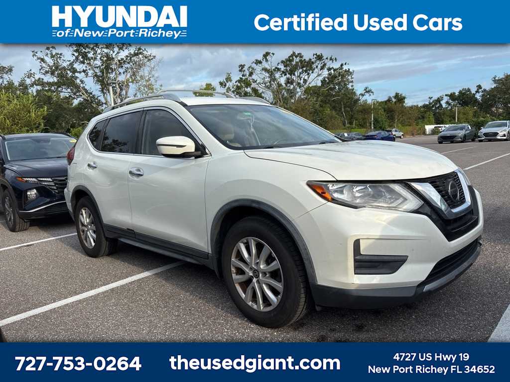 Thumbnail: 2018 Nissan Rogue - 4