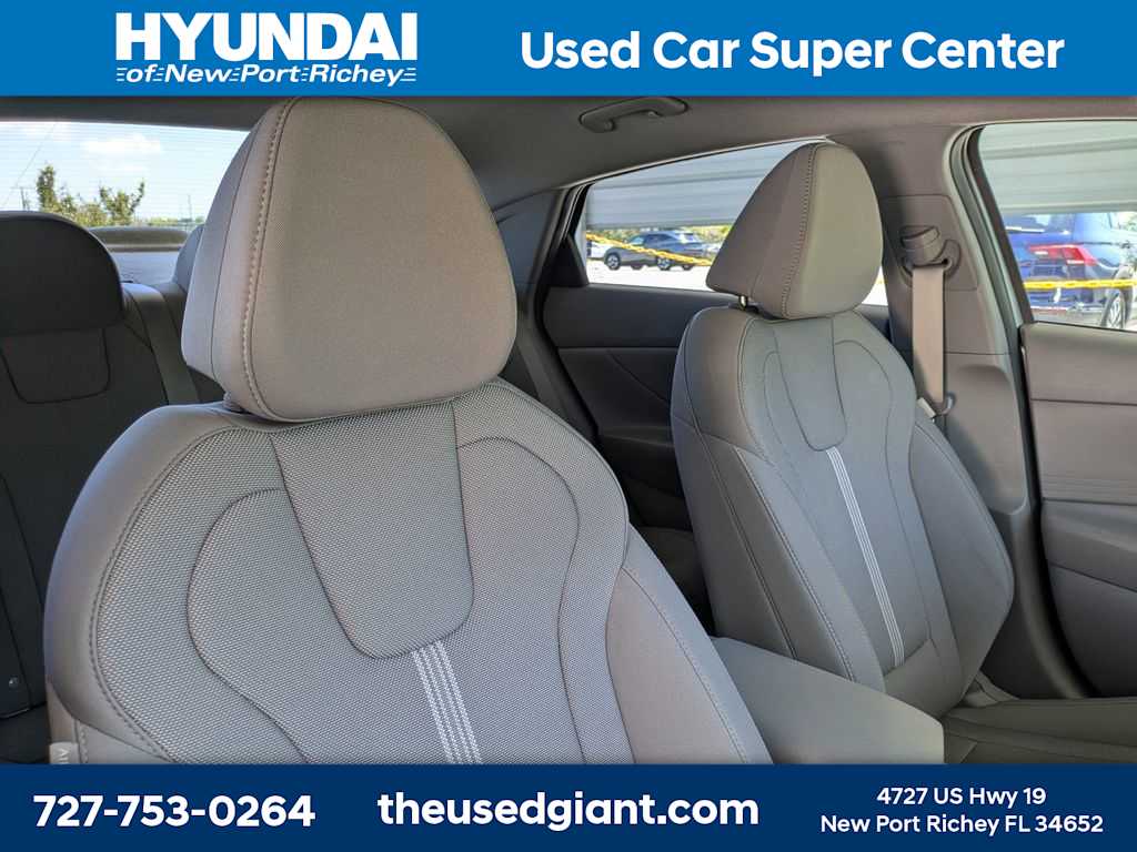 Thumbnail: 2023 Hyundai Elantra - 6