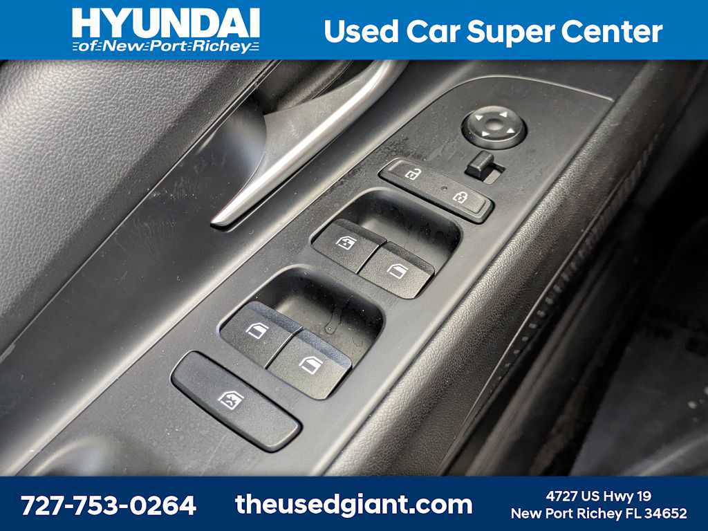 Thumbnail: 2022 Hyundai Elantra - 30