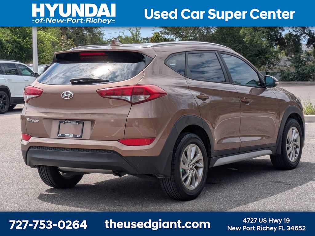 Thumbnail: 2017 Hyundai Tucson - 5