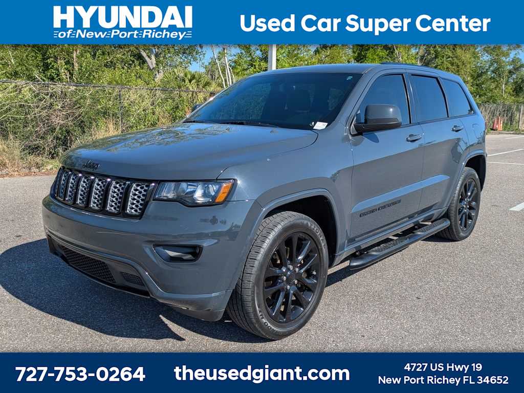 Thumbnail: 2017 Jeep Grand Cherokee - 1