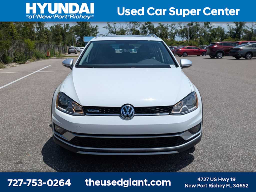 Thumbnail: 2017 Volkswagen Golf - 8