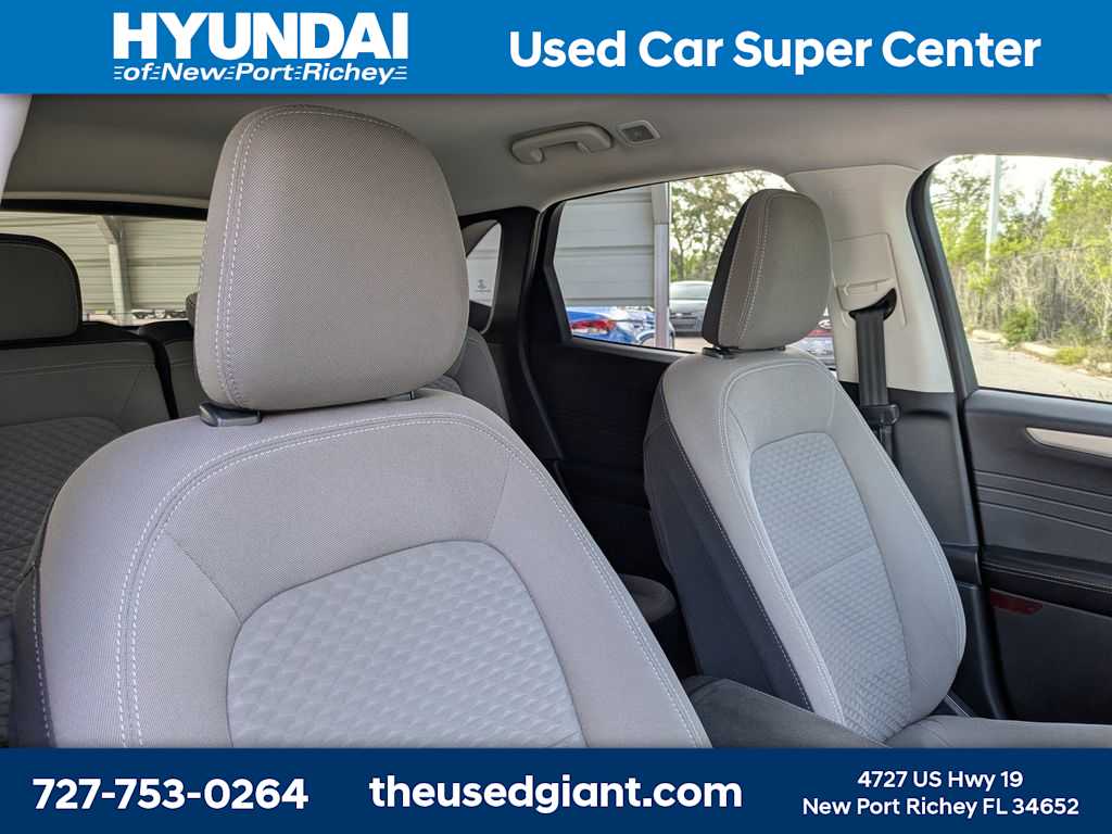 Thumbnail: 2021 Ford Escape - 6