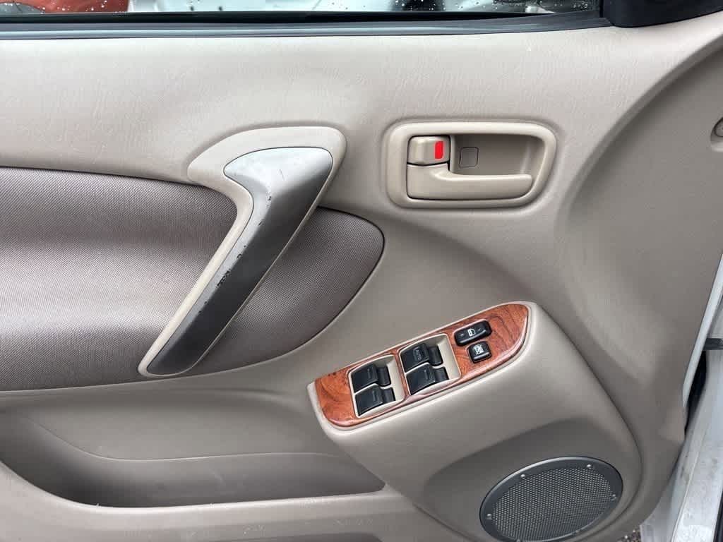 Thumbnail: 2004 Toyota RAV4 - 10