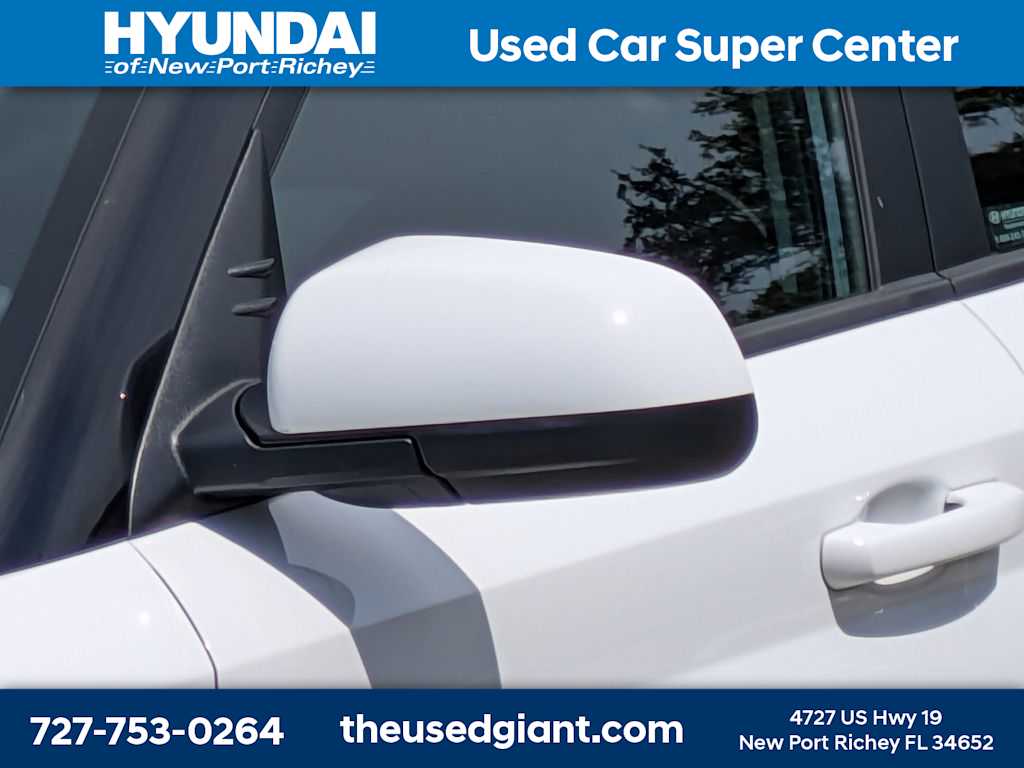 Thumbnail: 2023 Hyundai Venue - 11