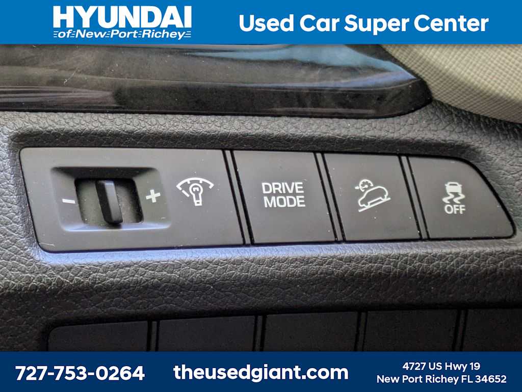 Thumbnail: 2017 Hyundai Santa Fe - 26