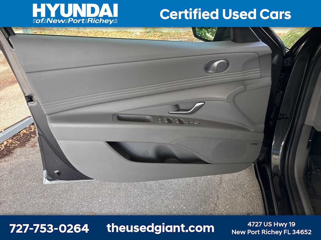 2022 Hyundai Elantra SEL 16