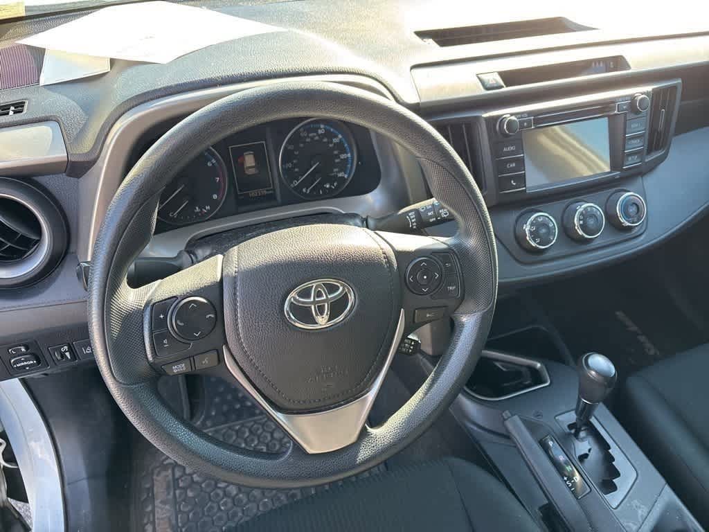 Thumbnail: 2018 Toyota RAV4 - 10