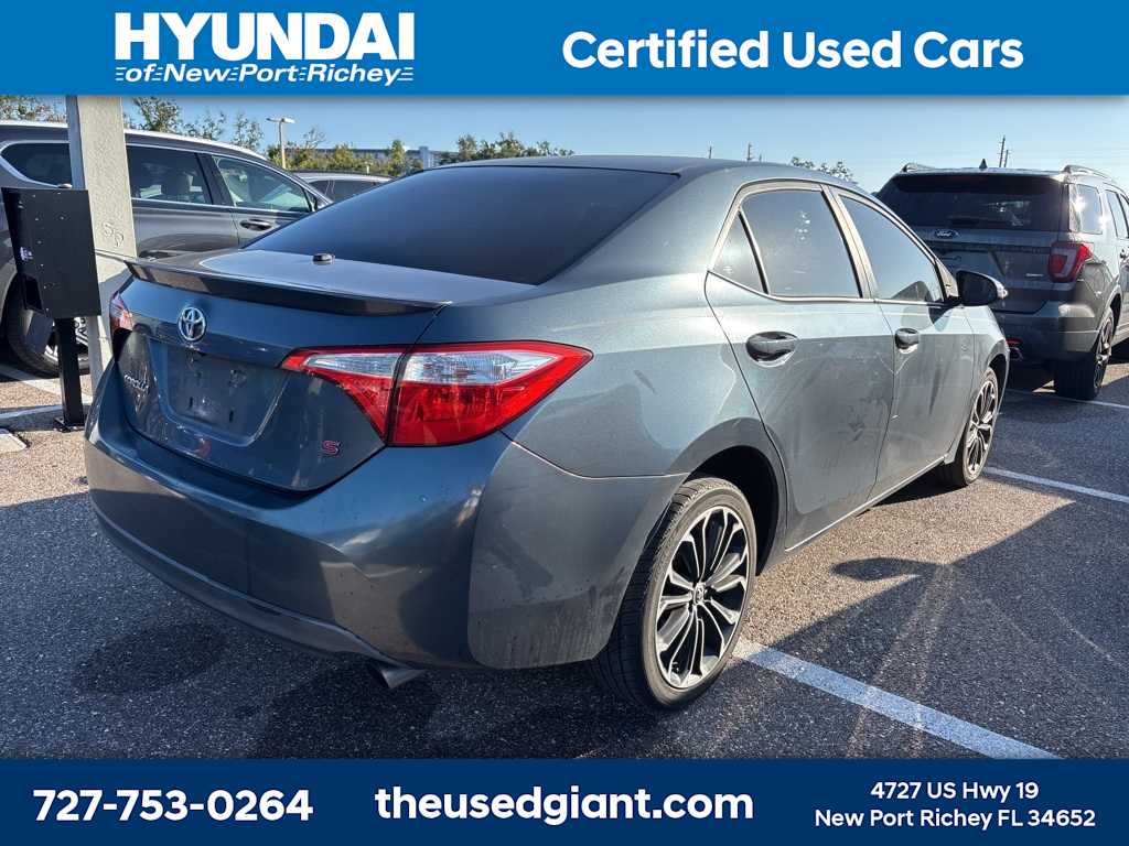 Thumbnail: 2015 Toyota Corolla - 3