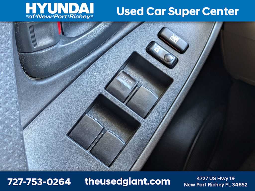 Thumbnail: 2010 Toyota RAV4 - 29