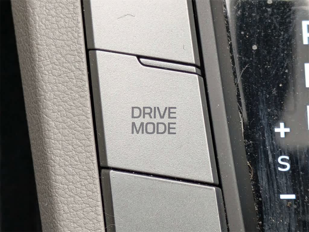 Thumbnail: 2020 Hyundai Elantra - 22