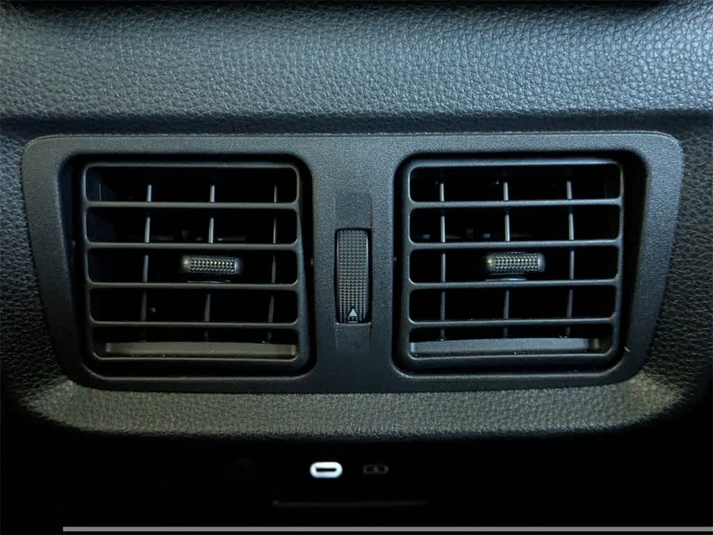 Thumbnail: 2024 Toyota Venza - 18