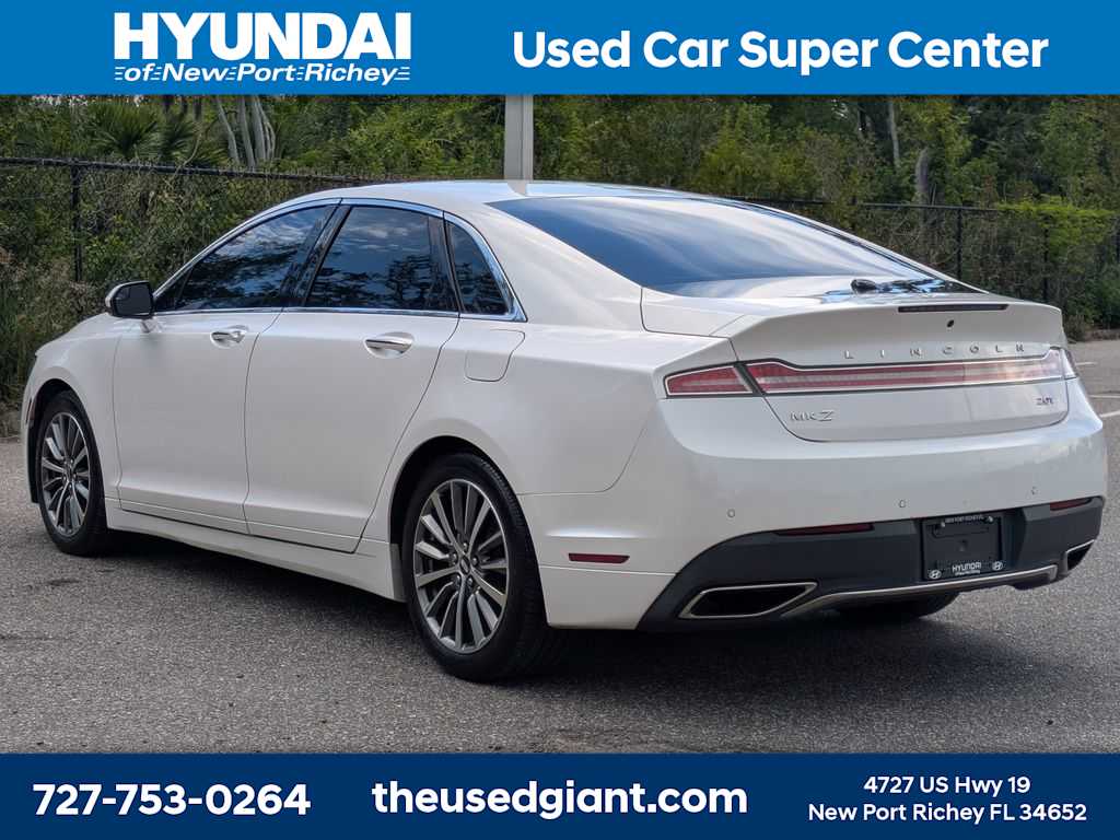 Thumbnail: 2017 Lincoln MKZ - 3