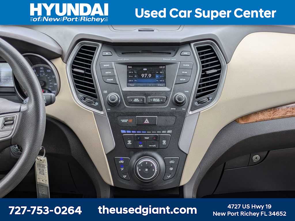 Thumbnail: 2015 Hyundai Santa Fe - 20