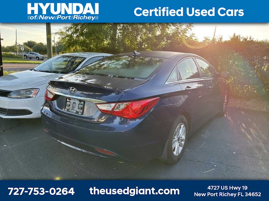 Thumbnail: 2011 Hyundai Sonata - 3