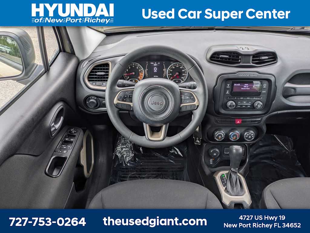 Thumbnail: 2015 Jeep Renegade - 18