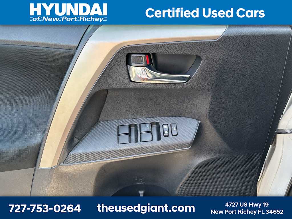 2014 Toyota RAV4 XLE 11