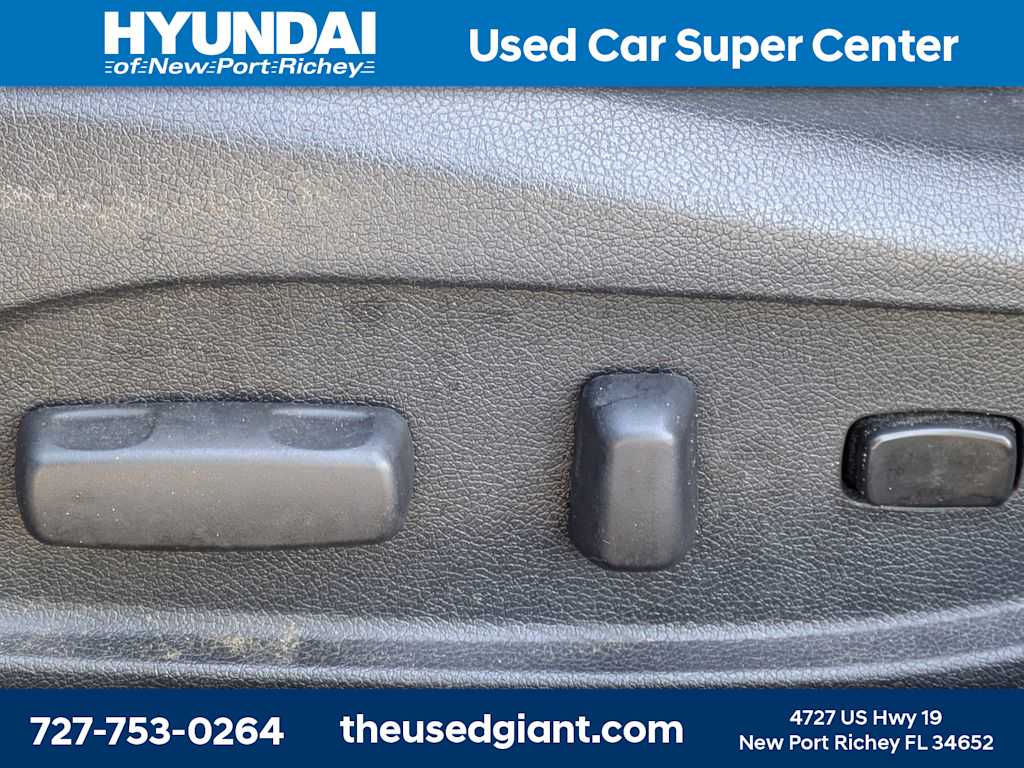 Thumbnail: 2013 Hyundai Sonata - 24