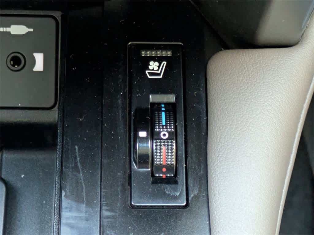 Thumbnail: 2021 Lexus GX - 31