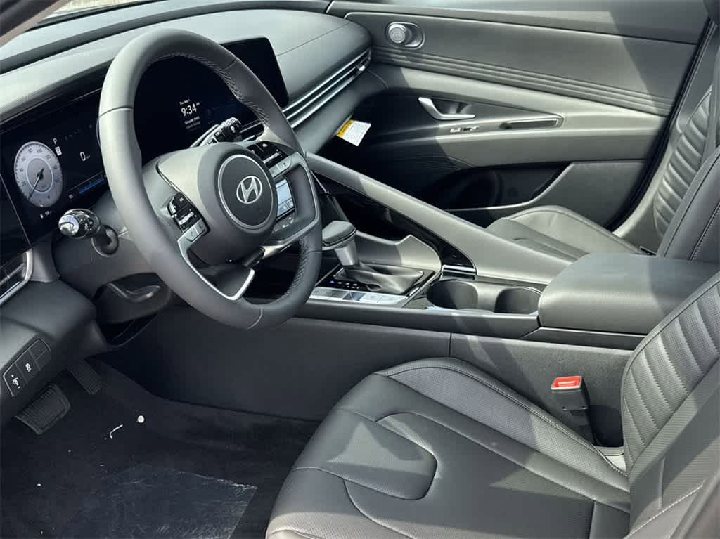 Thumbnail: 2025 Hyundai Elantra - 13
