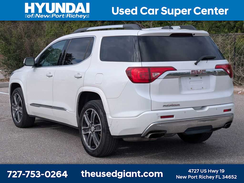 Thumbnail: 2017 GMC Acadia - 3