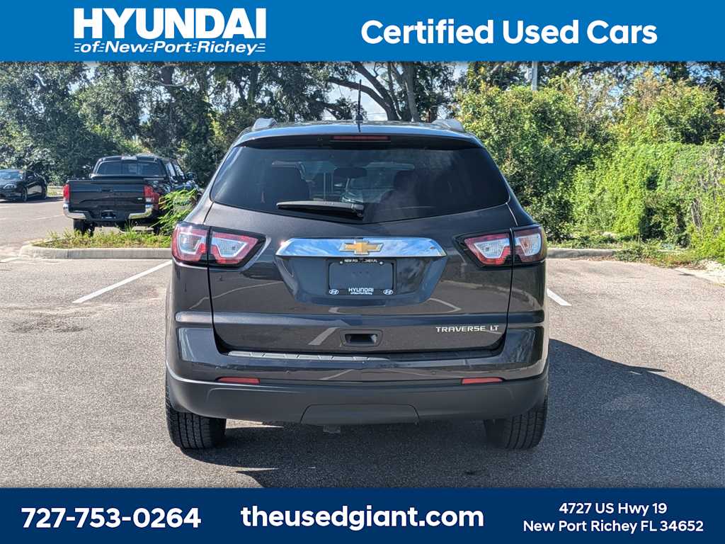 Thumbnail: 2015 Chevrolet Traverse - 4