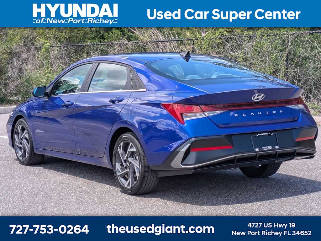 Thumbnail: 2025 Hyundai Elantra - 3
