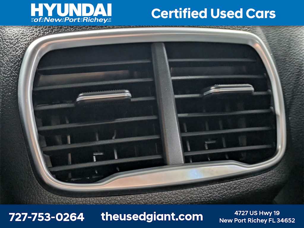 Thumbnail: 2020 Hyundai Santa Fe - 17