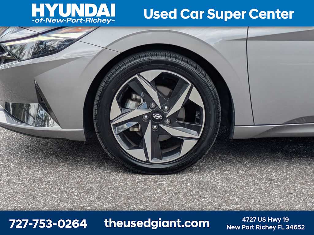 Thumbnail: 2023 Hyundai Elantra - 10