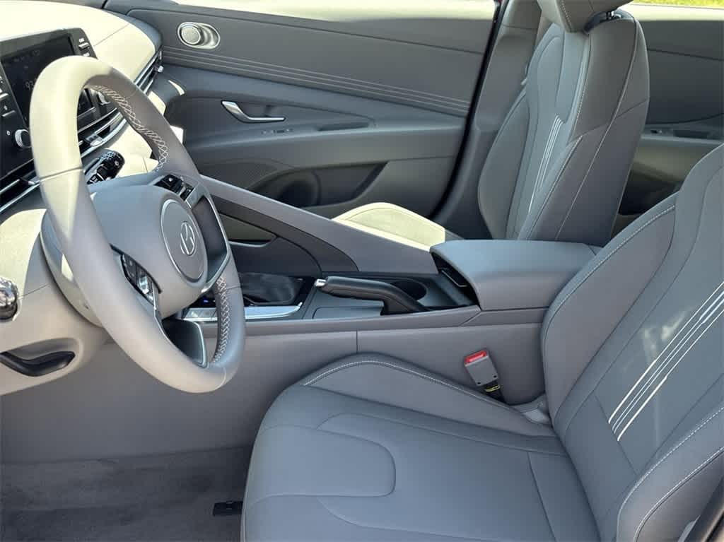 2025 Hyundai Elantra Sport 14